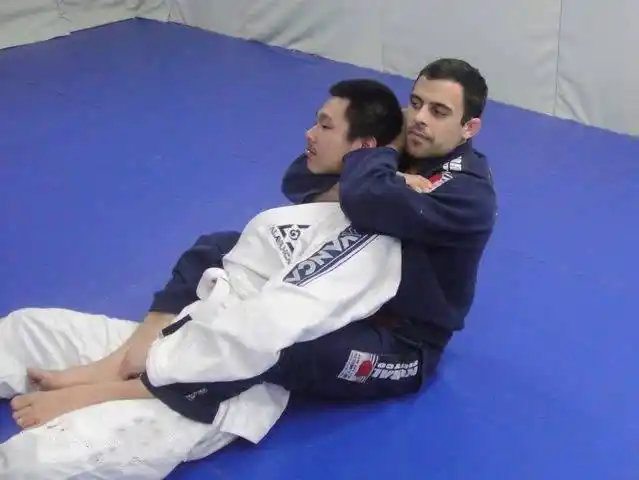 Strangle Escape Techniques